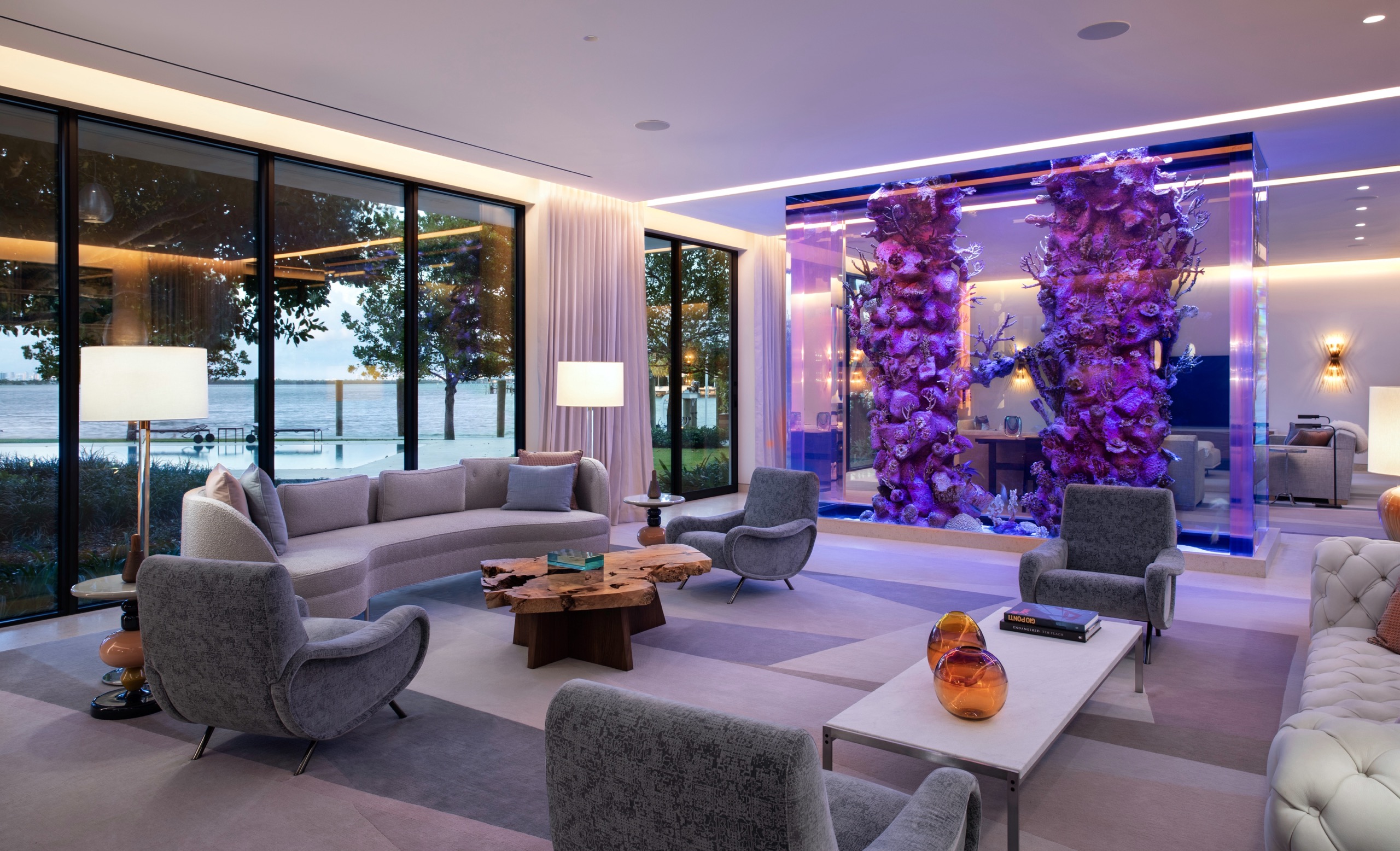 Mid-Century Modern - Luxury Construction