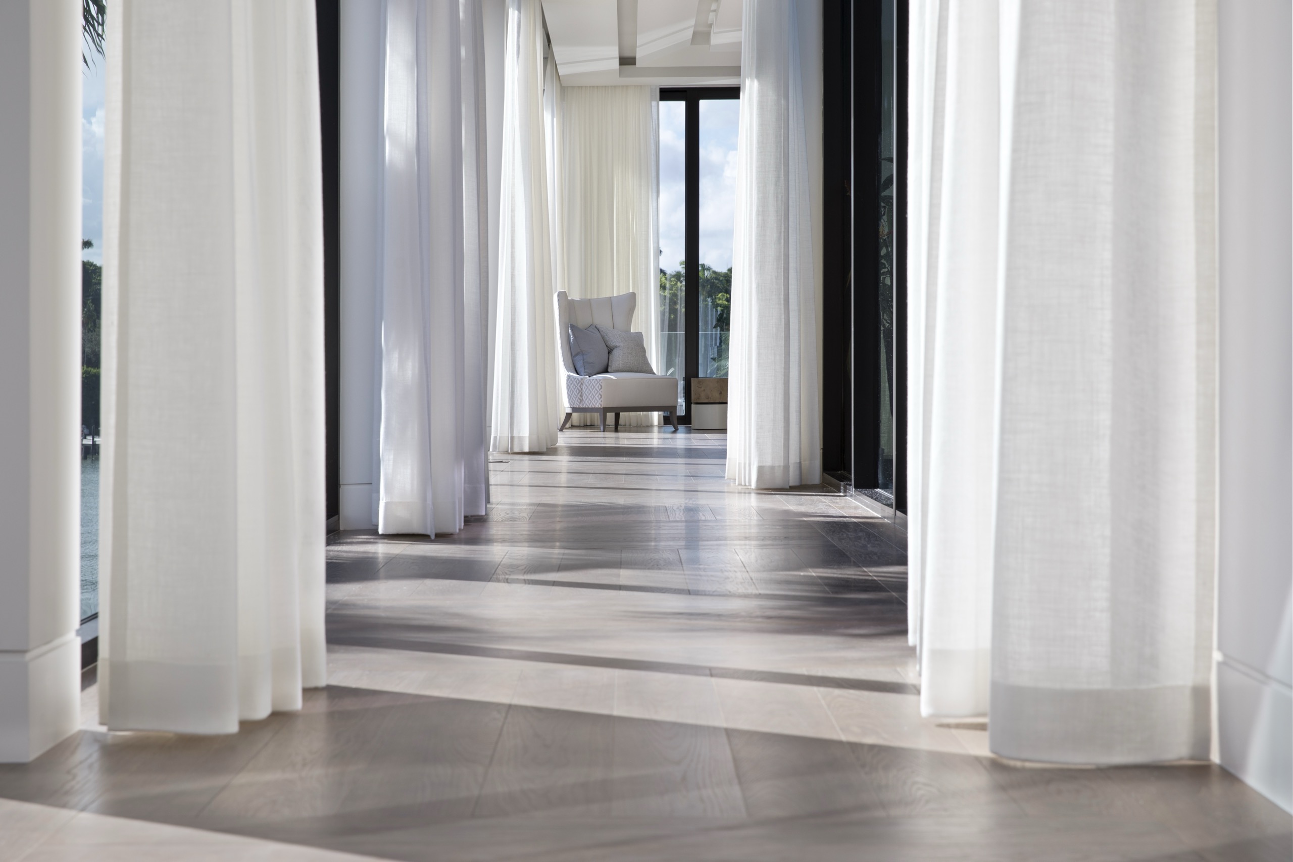 North Bay Road Contemporary - Design Showcase