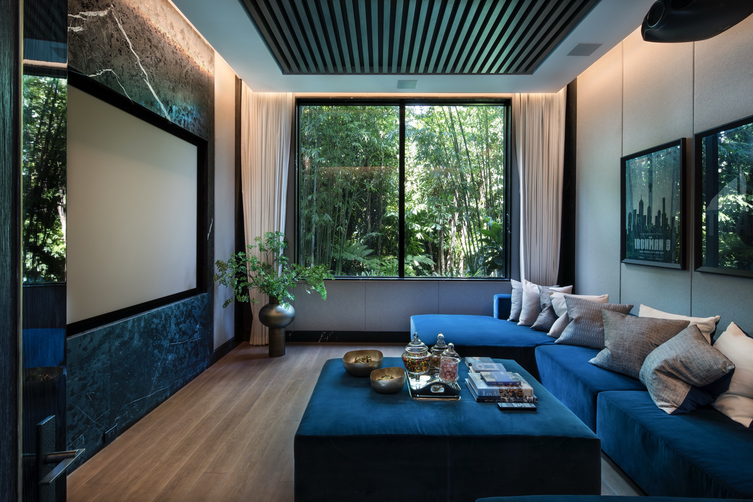 North Bay Road Contemporary - Luxury Construction