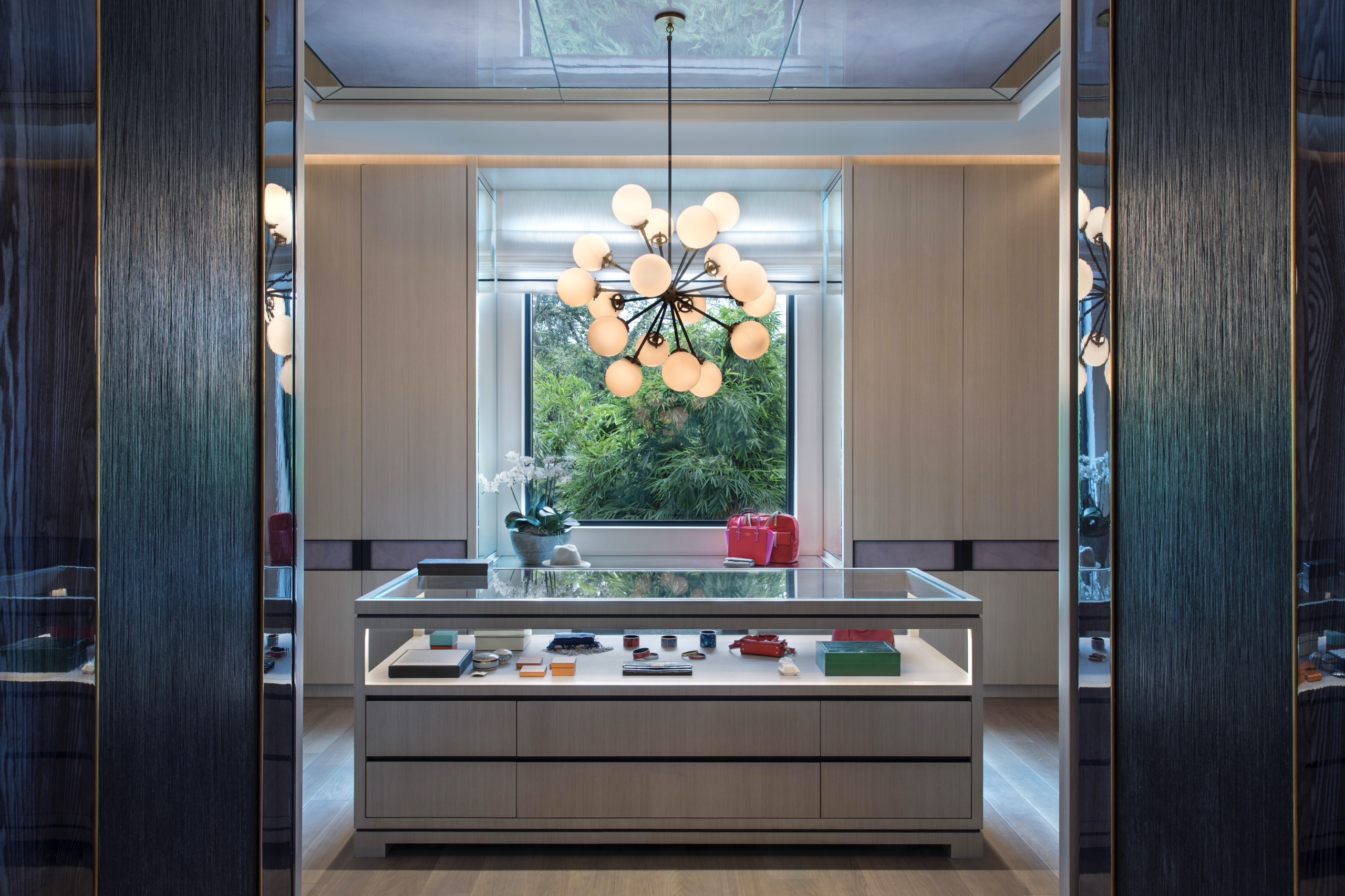 North Bay Road Contemporary - Design Showcase