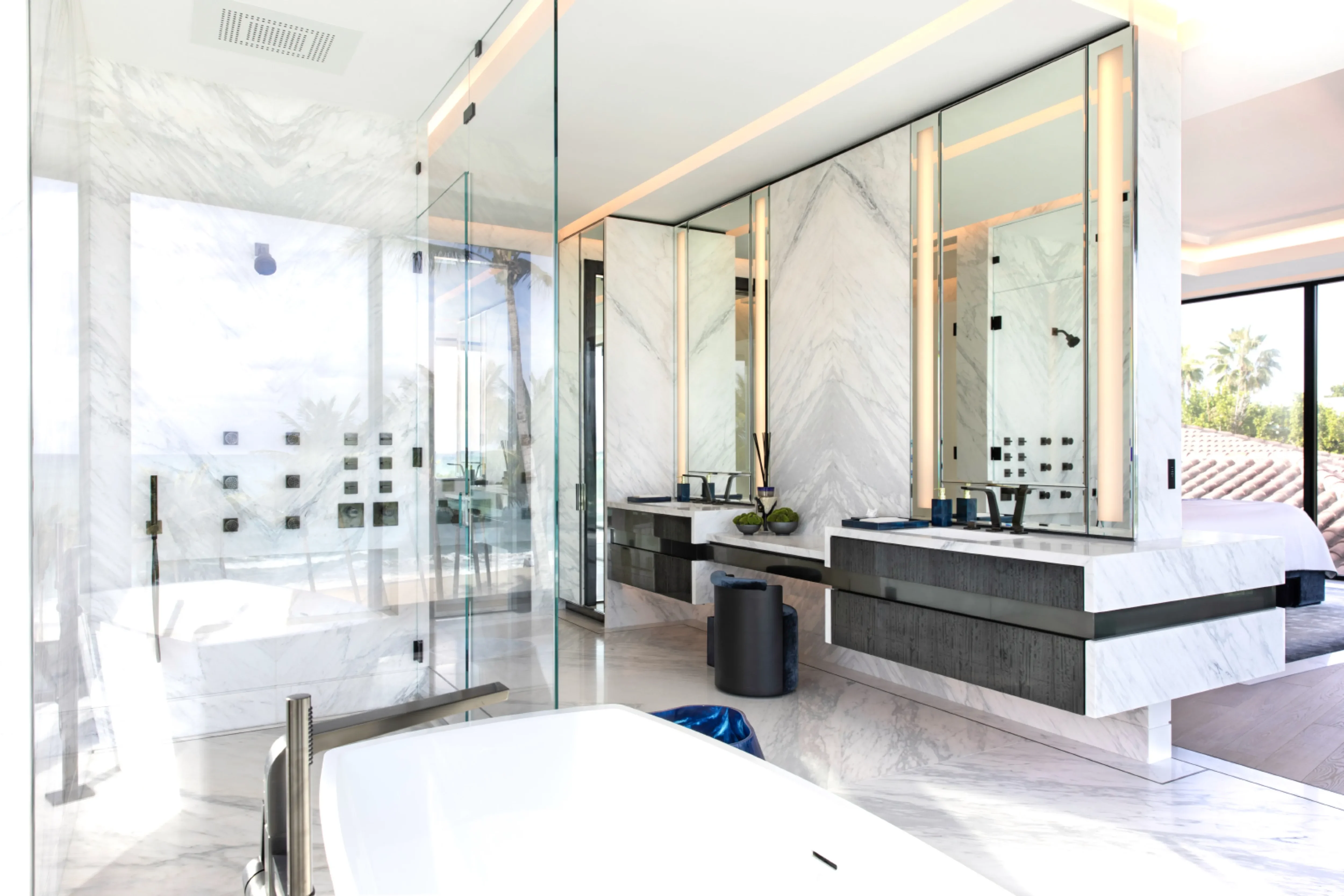 Beachfront Villa - Luxury Construction