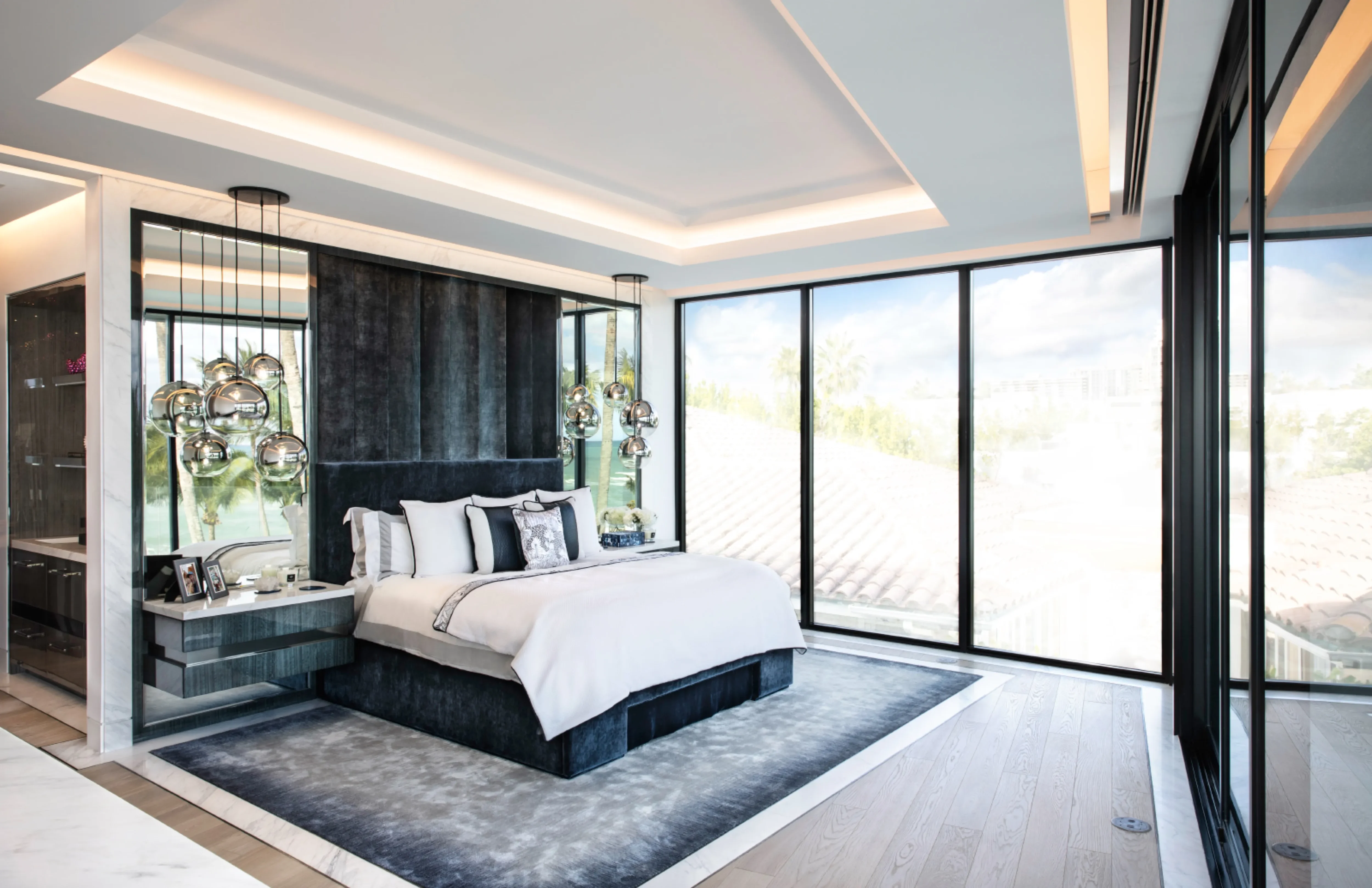 Beachfront Villa - Luxury Construction