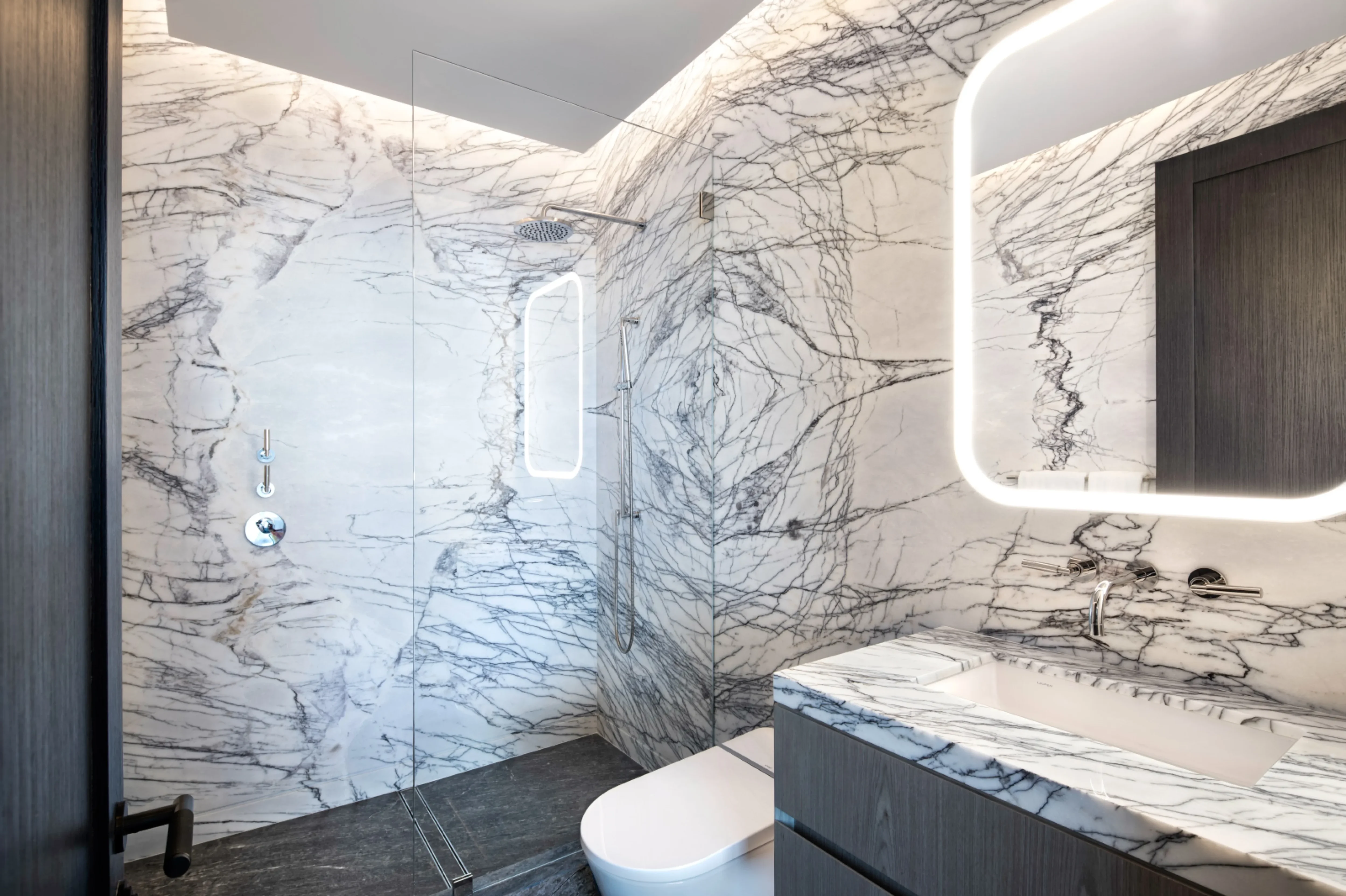 Oceanfront Penthouse - Luxury Construction