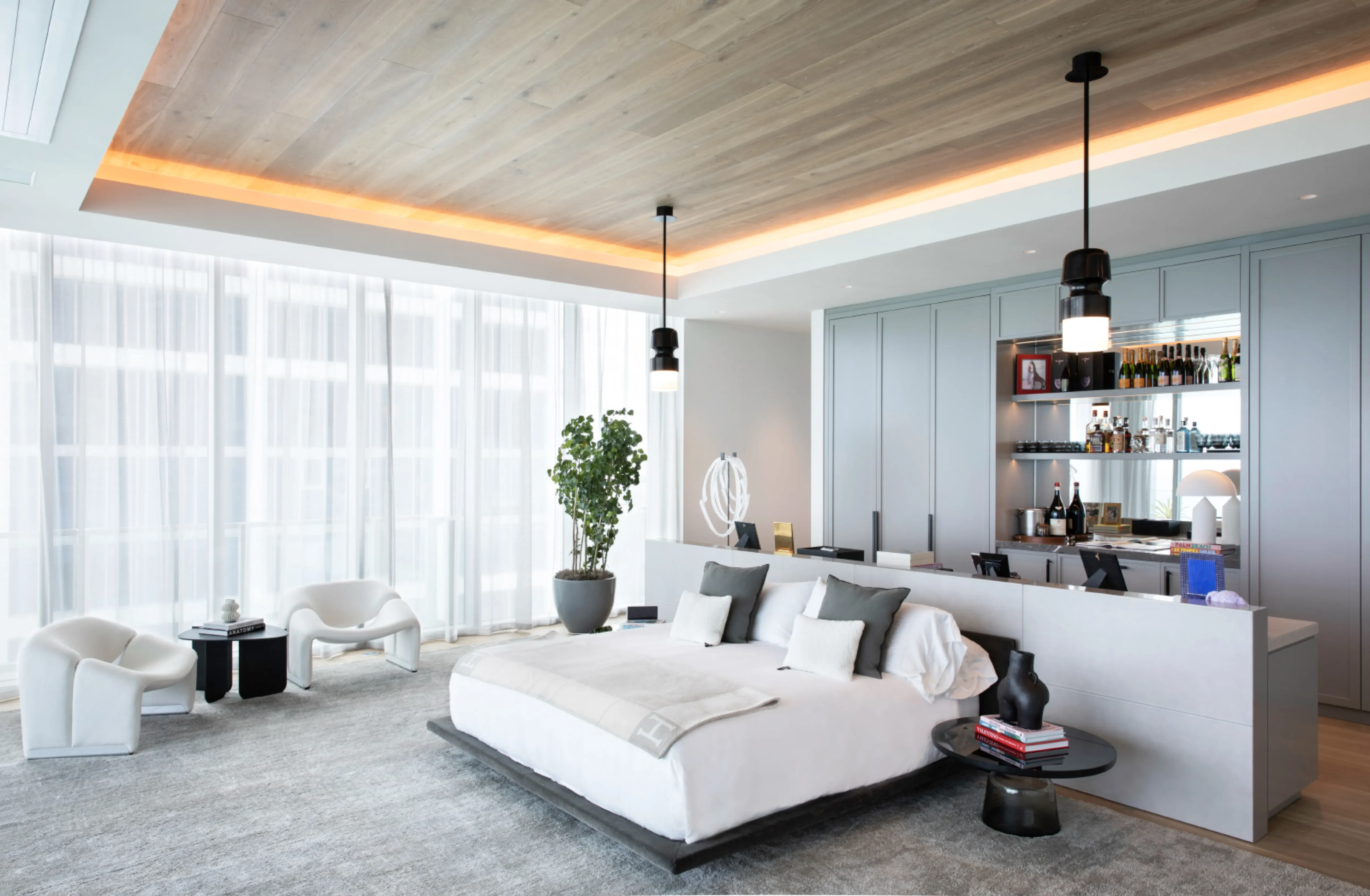 Oceanfront Penthouse - Luxury Construction