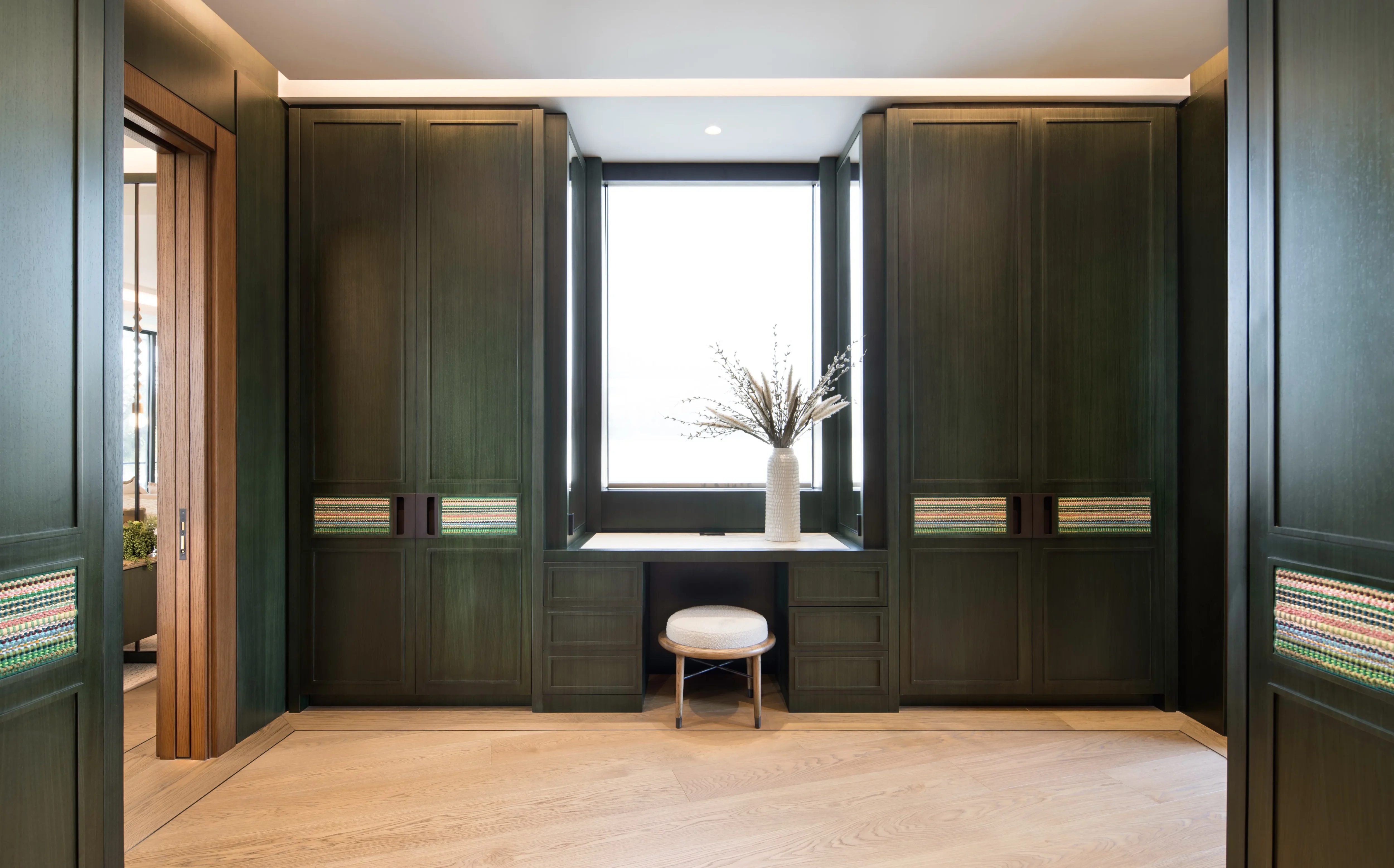 North Bay Contemporary Villa - Interior Design