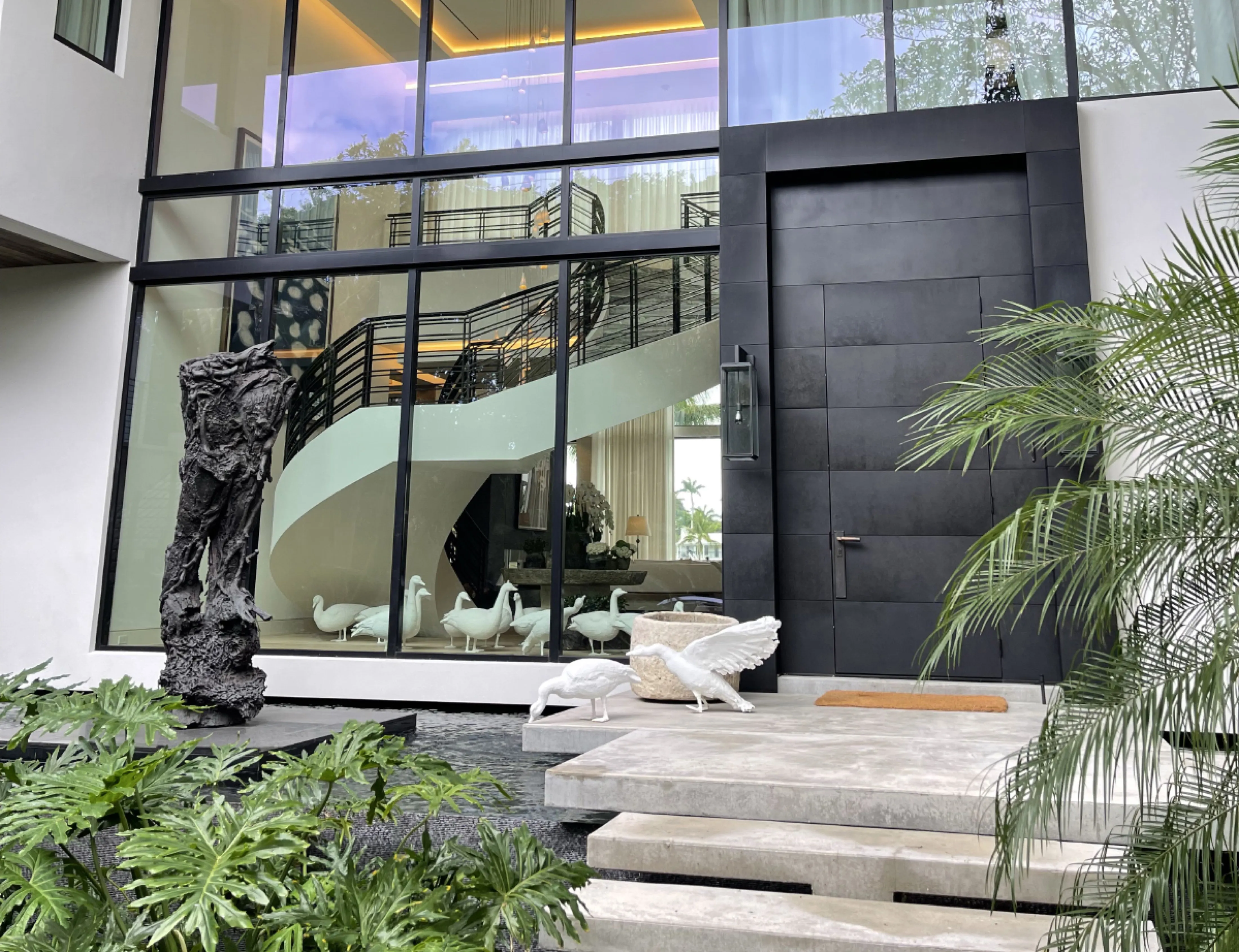 North Bay Road Modern - Luxury Construction