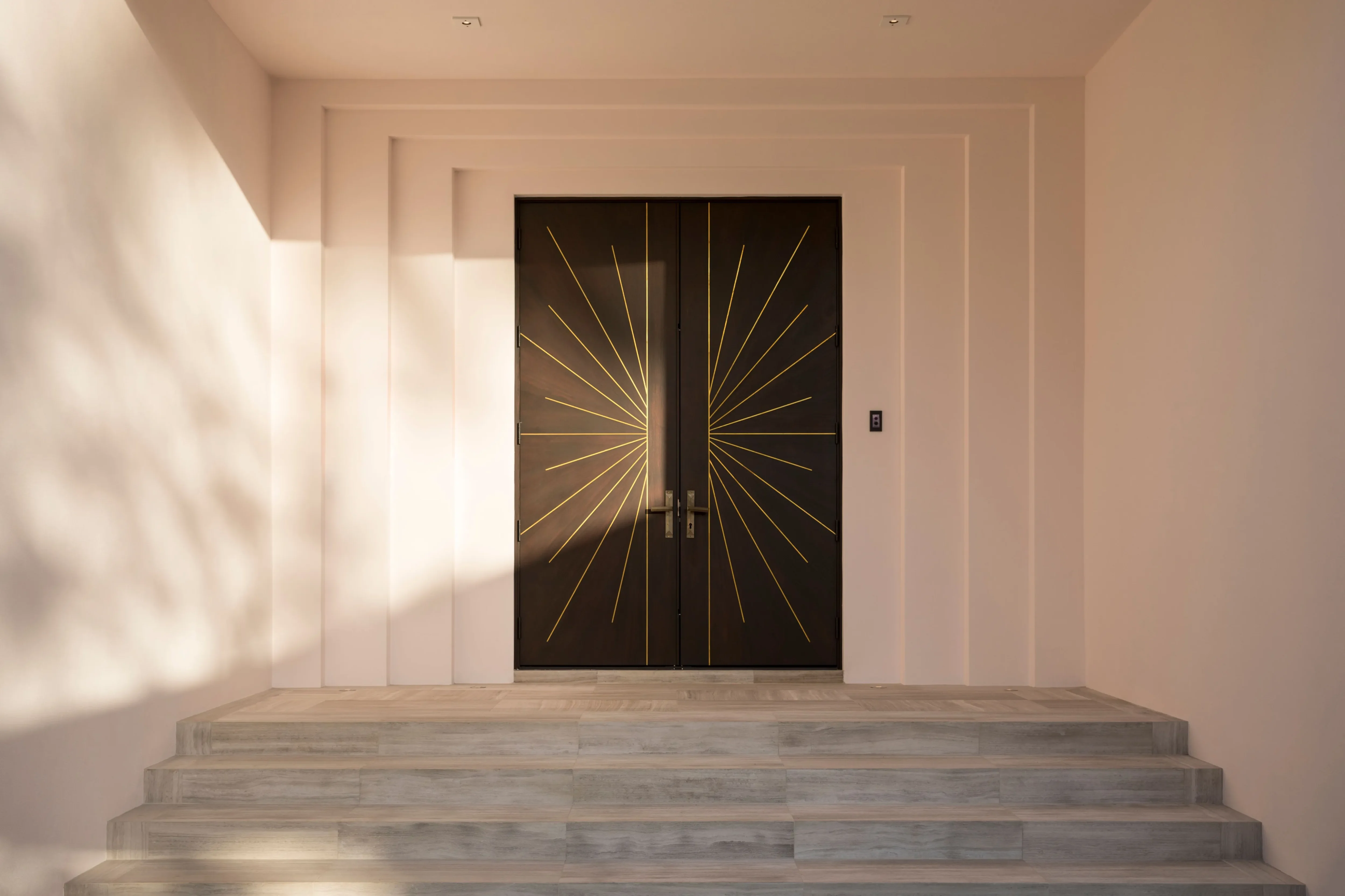 Streamline Modern - Luxury Construction