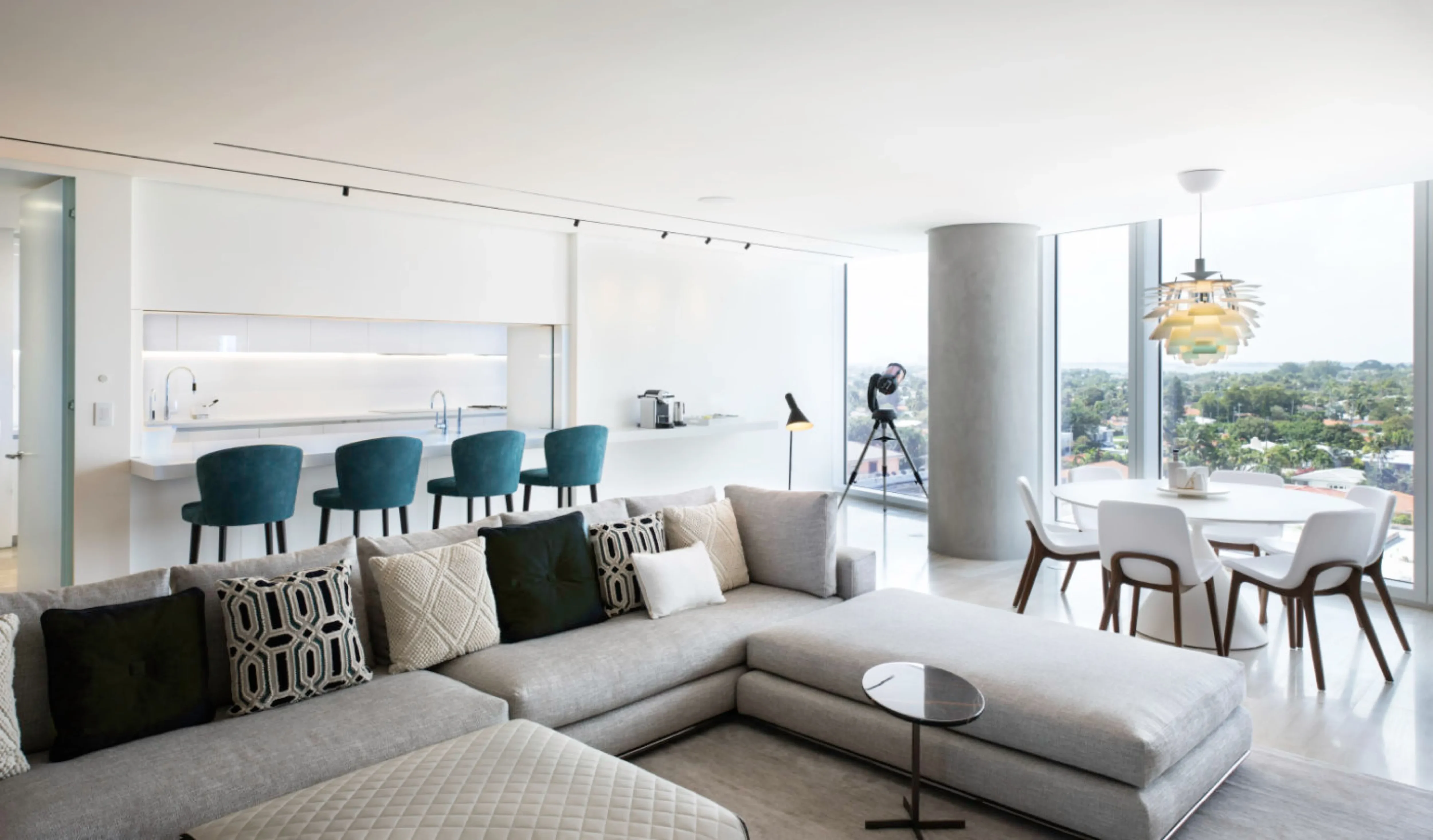 Surf Club Minimalist - Architectural Details