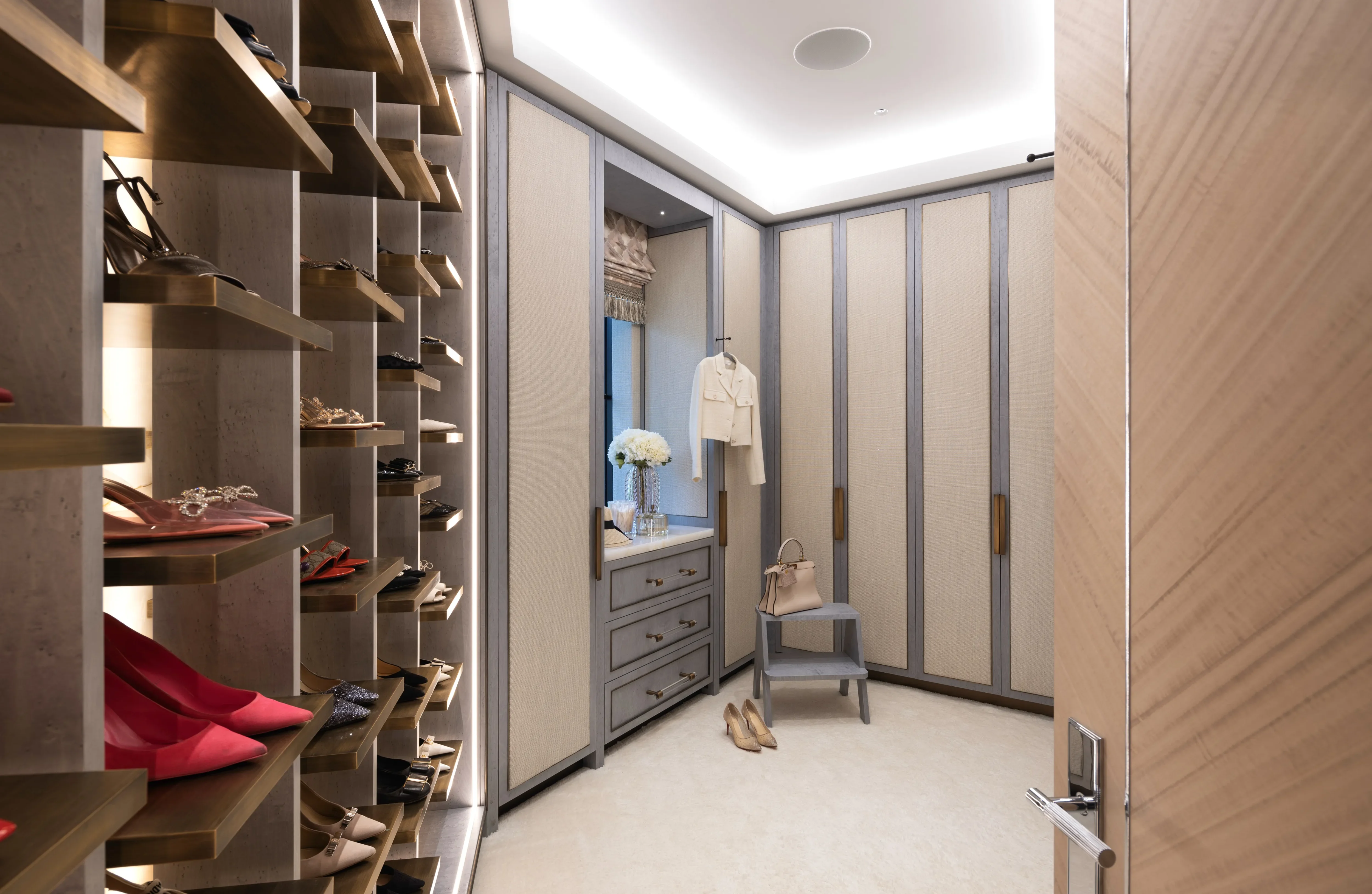 White Lotus - Interior Design