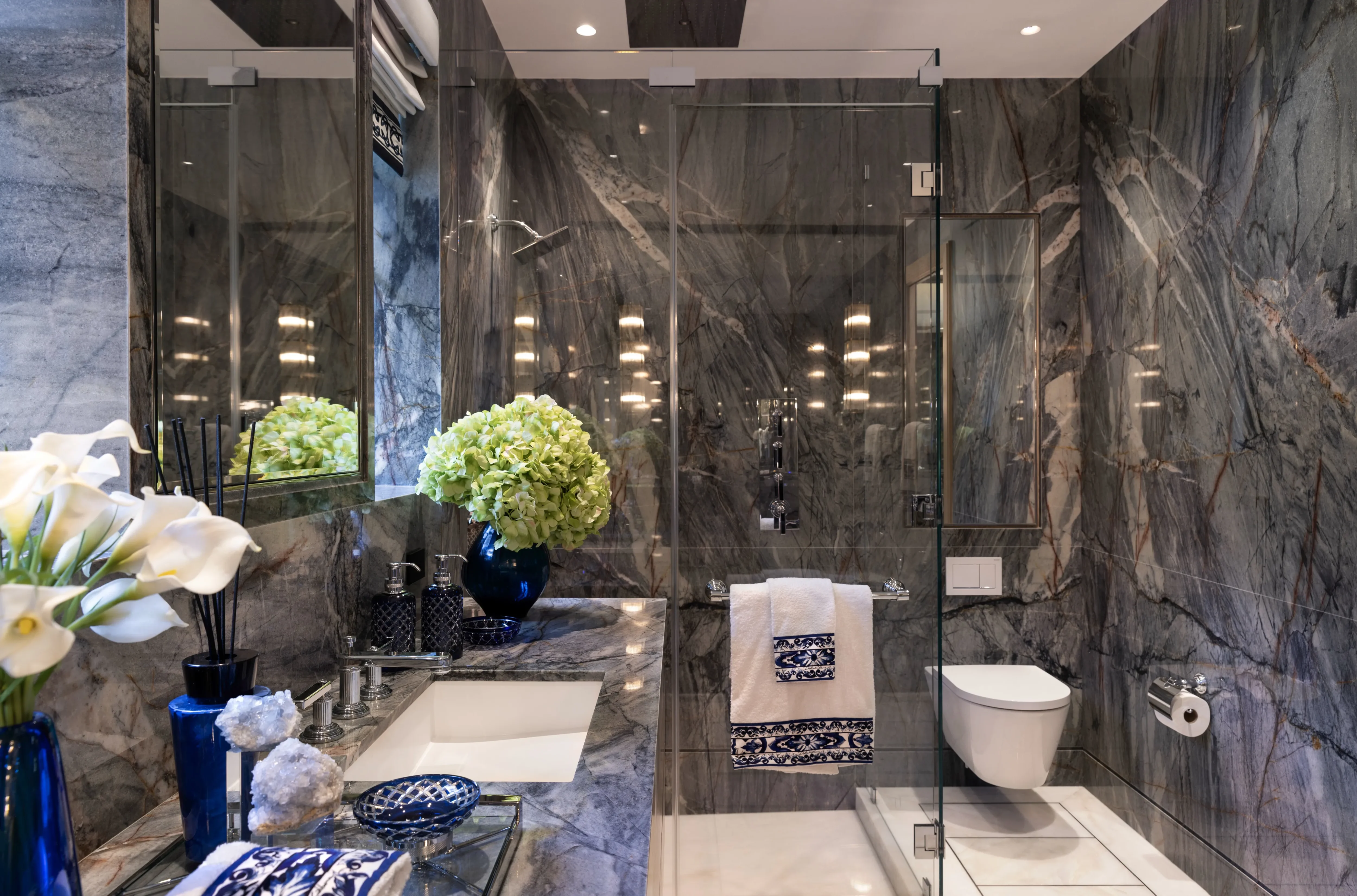 White Lotus - Luxury Construction