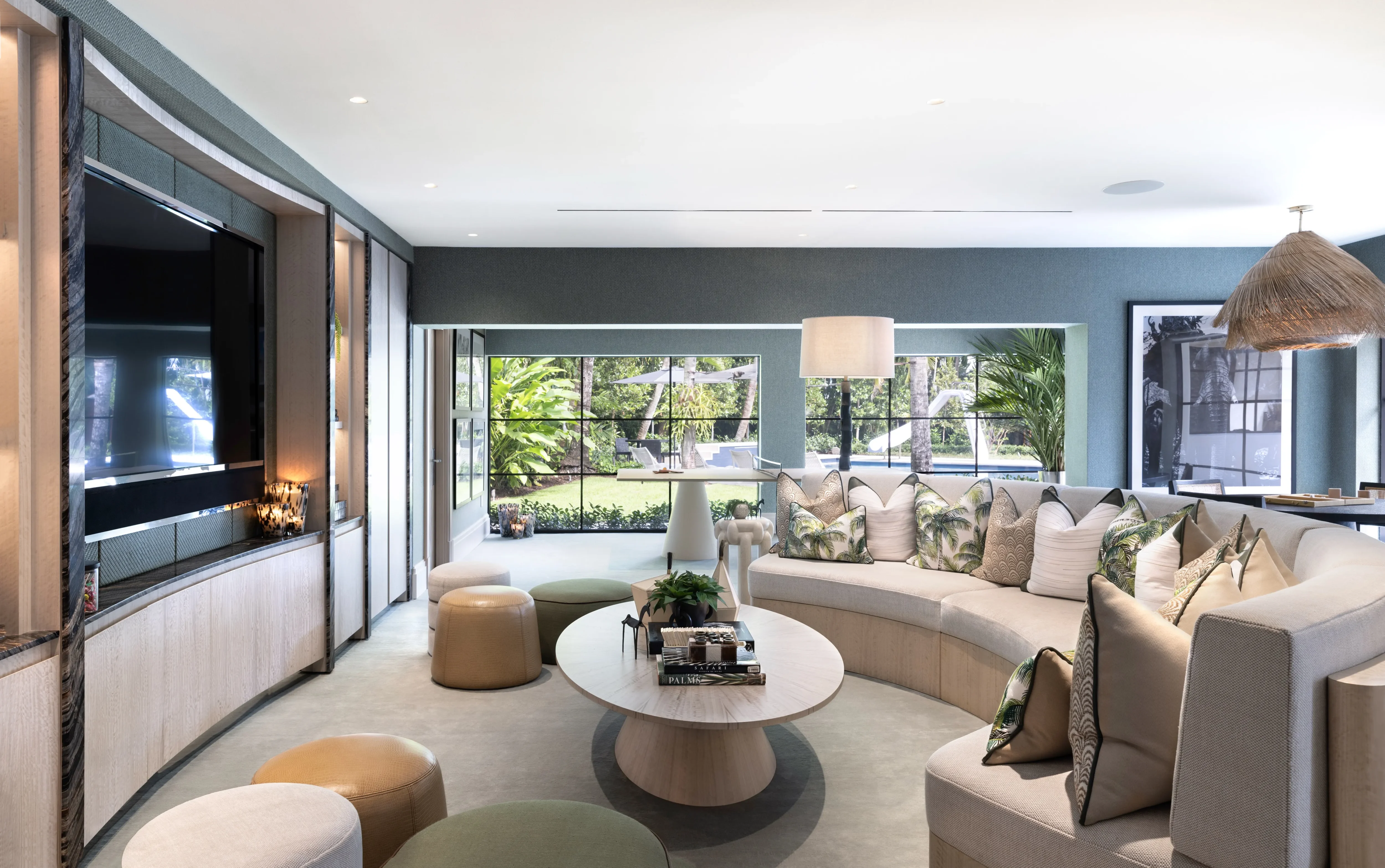 White Lotus - Luxury Construction