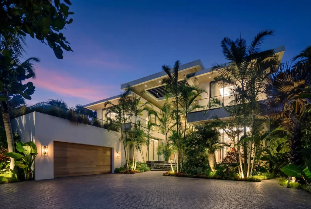 La Gorce Modern a home designed and developed by Bart Reines.