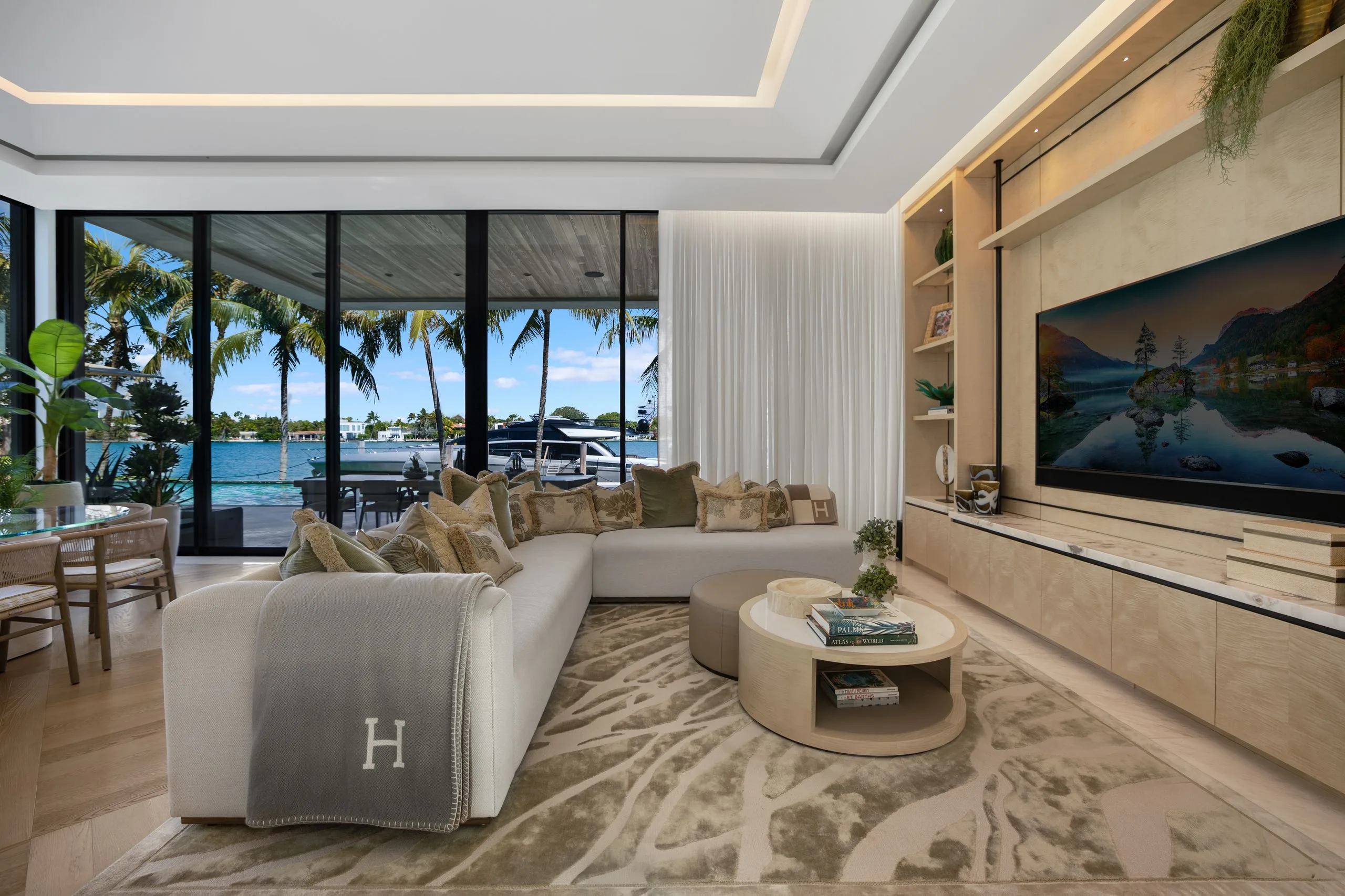 La Gorce Modern - Design Showcase